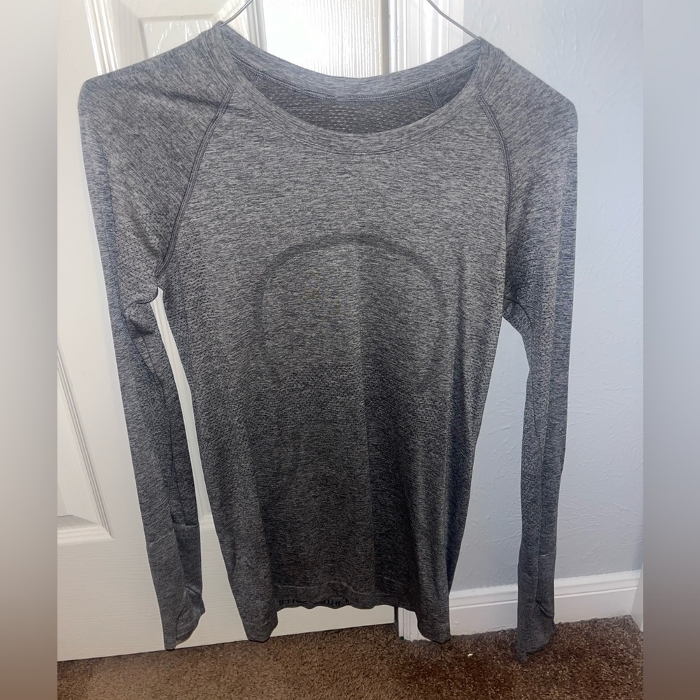 Grey Size 8 Swiftly Tech Long-Sleeve Shirt 2.0
Hip Length